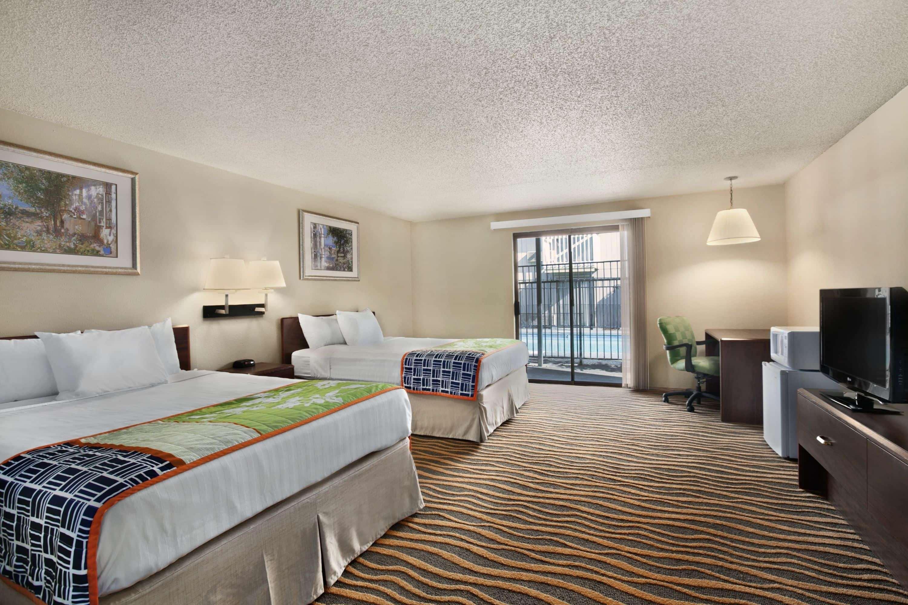 South Tacoma Suites エクステリア 写真