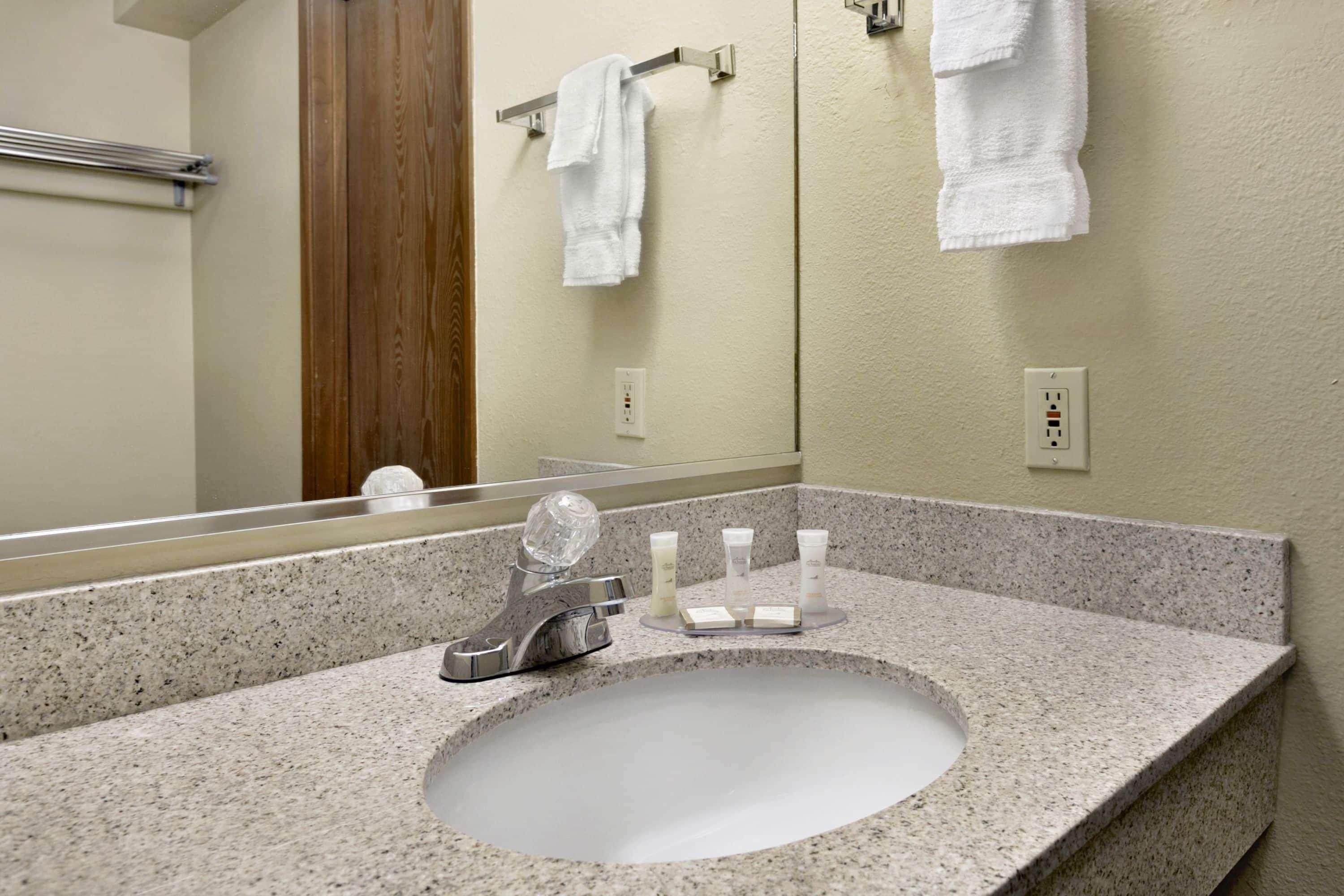 South Tacoma Suites エクステリア 写真