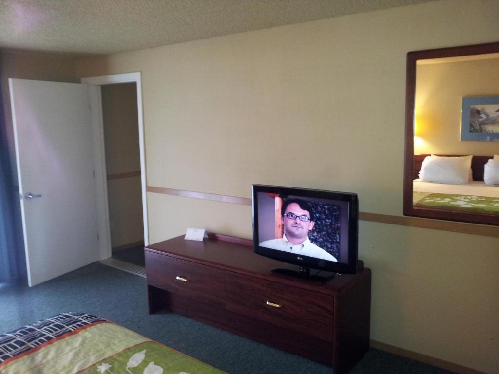 South Tacoma Suites エクステリア 写真