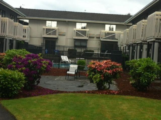 South Tacoma Suites エクステリア 写真